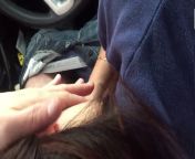 Студентка китаянка в машине дружку делает минет